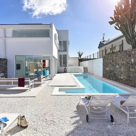 Sleeps 8 Pool Air Con Wifi בית נופש Sonnenland