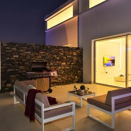 בית נופש Sleeps 8 Pool Air Con Wifi